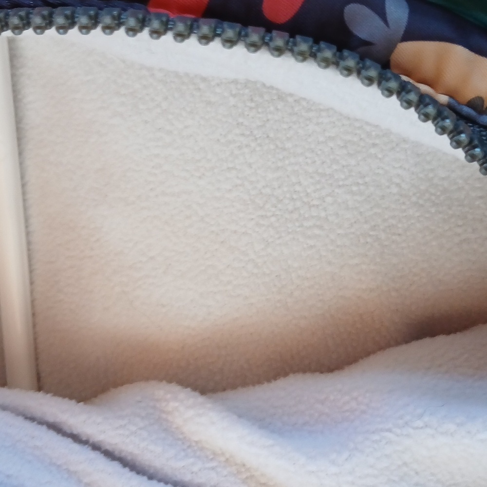 Toddler Puffer Vest - Picture 4 of 4